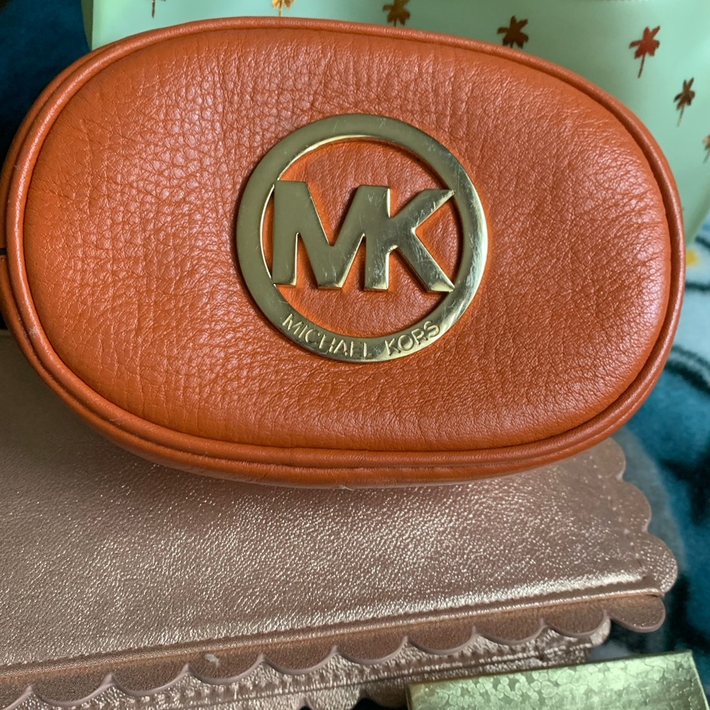 Micheal kors makeup pouch